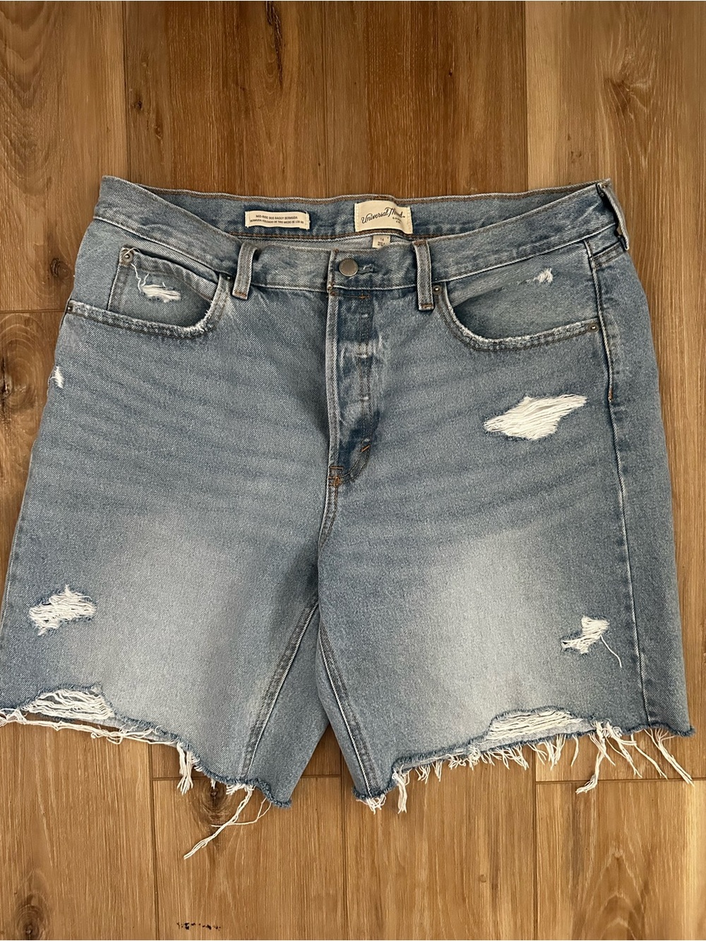 Universal Thread Baggy Bermuda 14